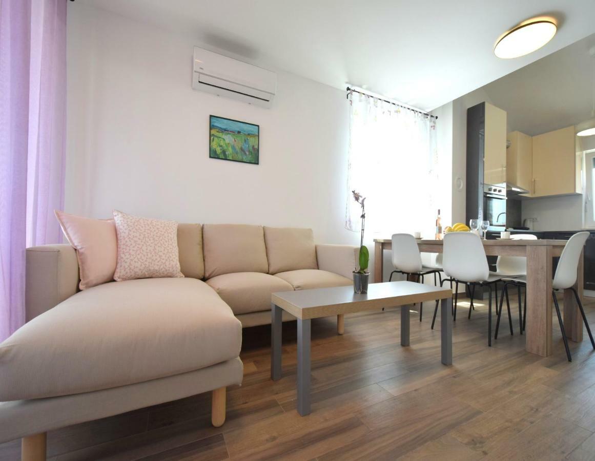 Apartments Medna Čižići 外观 照片