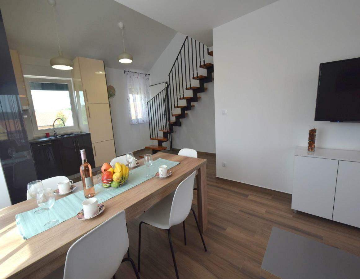 Apartments Medna Čižići 外观 照片
